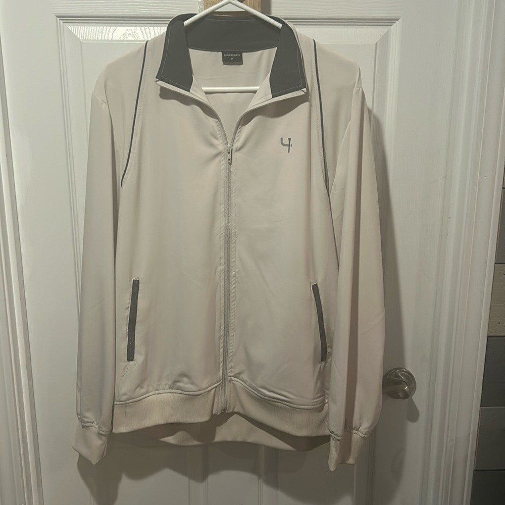 short par 4 zip up jacket